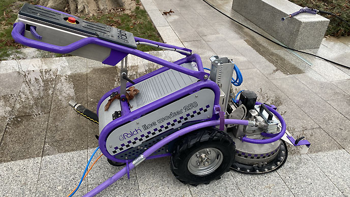 Curățarea Spațiilor Exterioare prin Hidrosablare